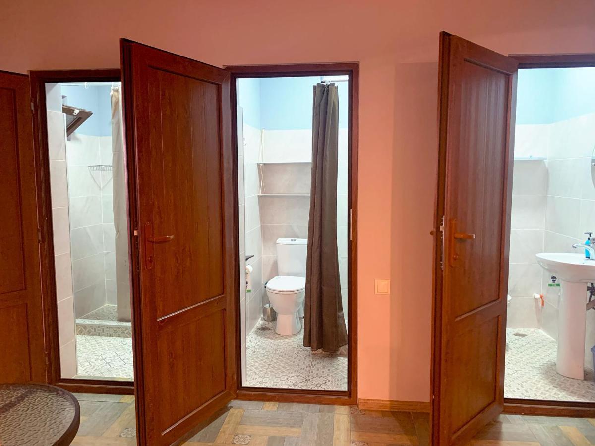 Hostel 47 Batumi Bagian luar foto